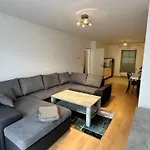 Modern Flat Incl Parking, Near Metro U1